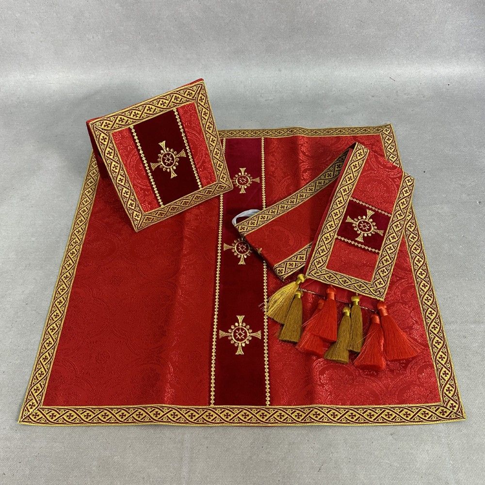 Ornat semi gotycki czerwony + akcesoria, tkanina żakard, pasy aksamit (106K) - zdjęcie 2 - Ornat semi gotycki czerwony + akcesoria, tkanina żakard, pasy aksamit (106K)