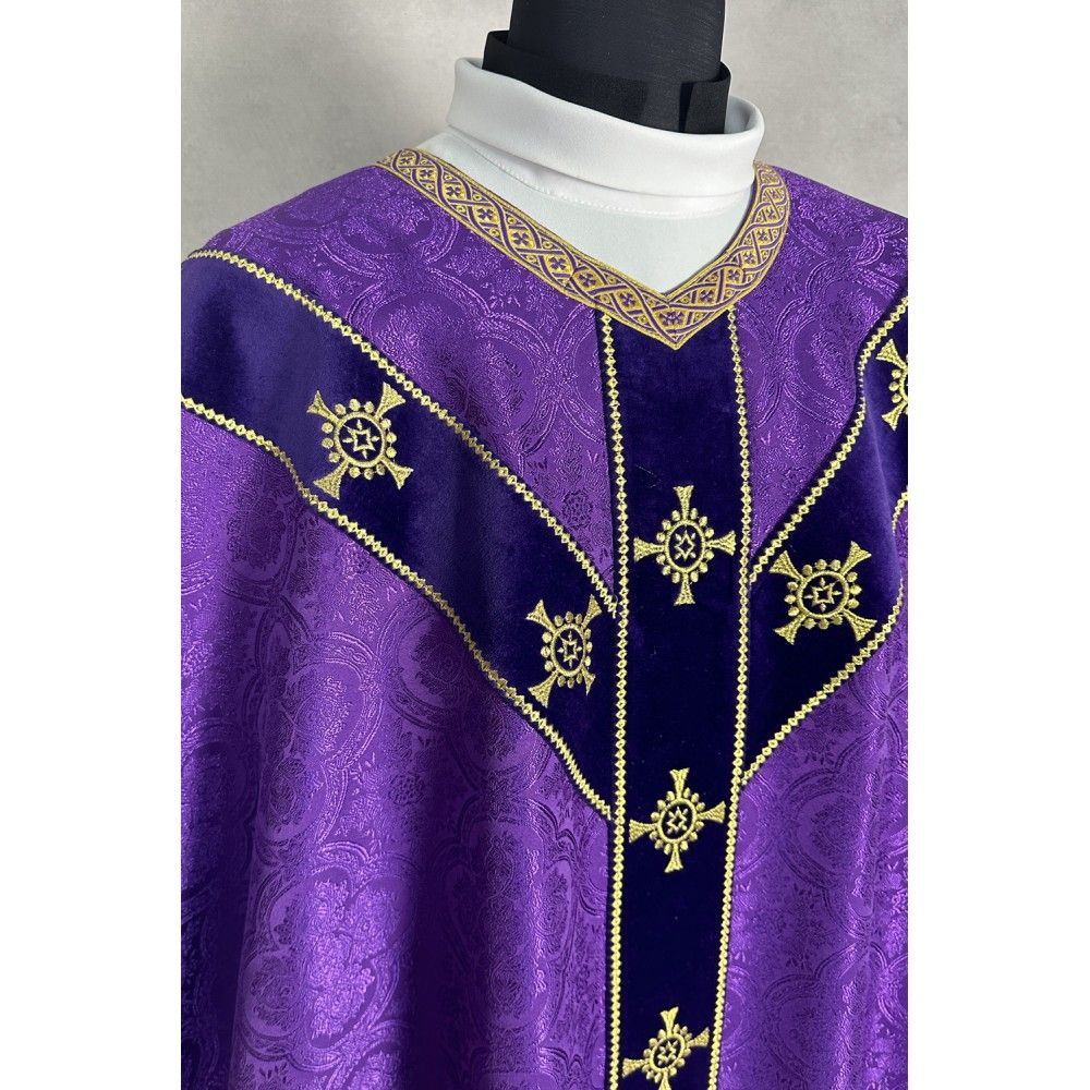 Ornat semi gotycki fioletowy + akcesoria, tkanina żakard, pasy aksamit (108K) - zdjęcie 4 - Ornat semi gotycki fioletowy + akcesoria, tkanina żakard, pasy aksamit (108K)