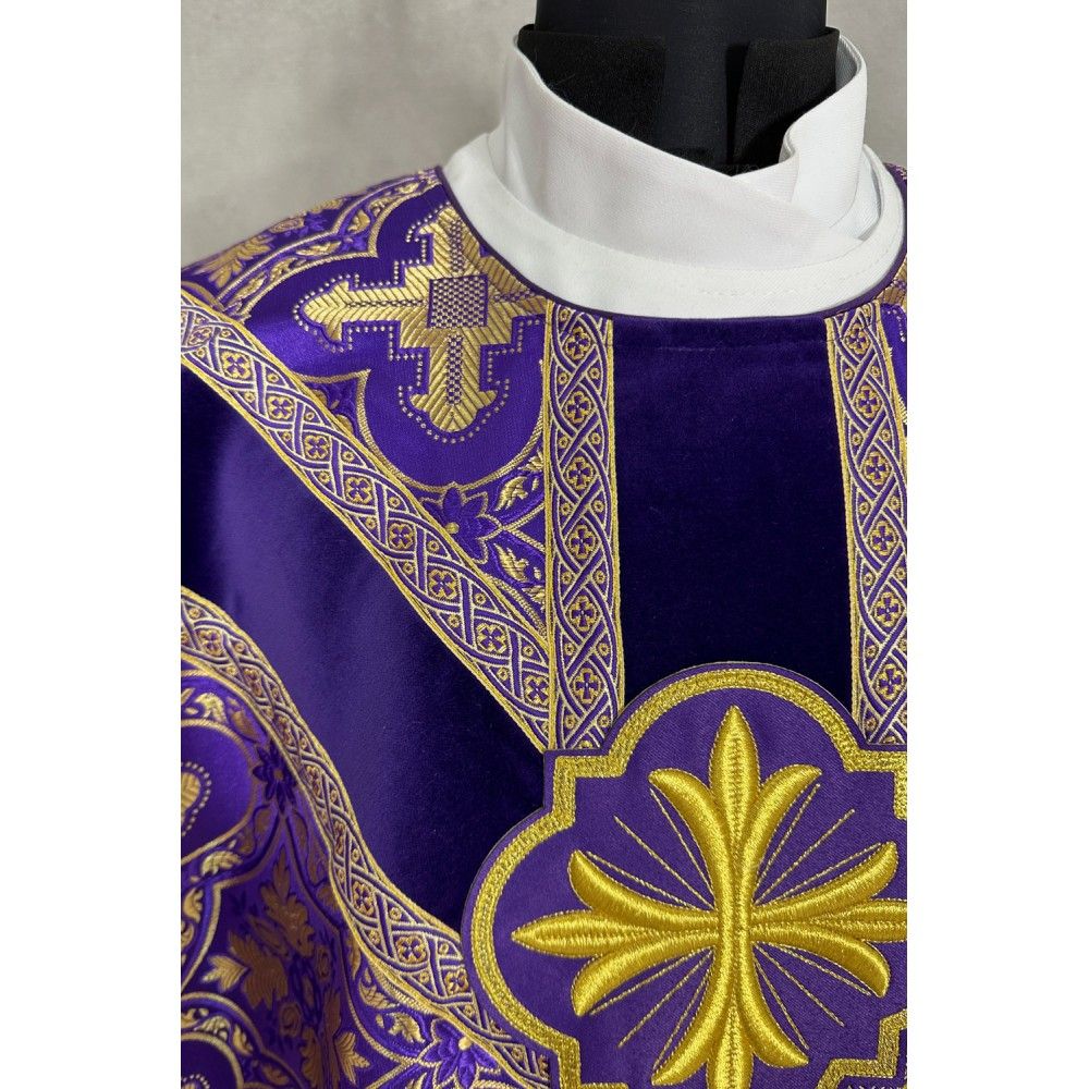 Ornat semi gotycki fioletowy, tkanina żakard (112K) - zdjęcie 3 - Ornat semi gotycki fioletowy, tkanina żakard (112K)