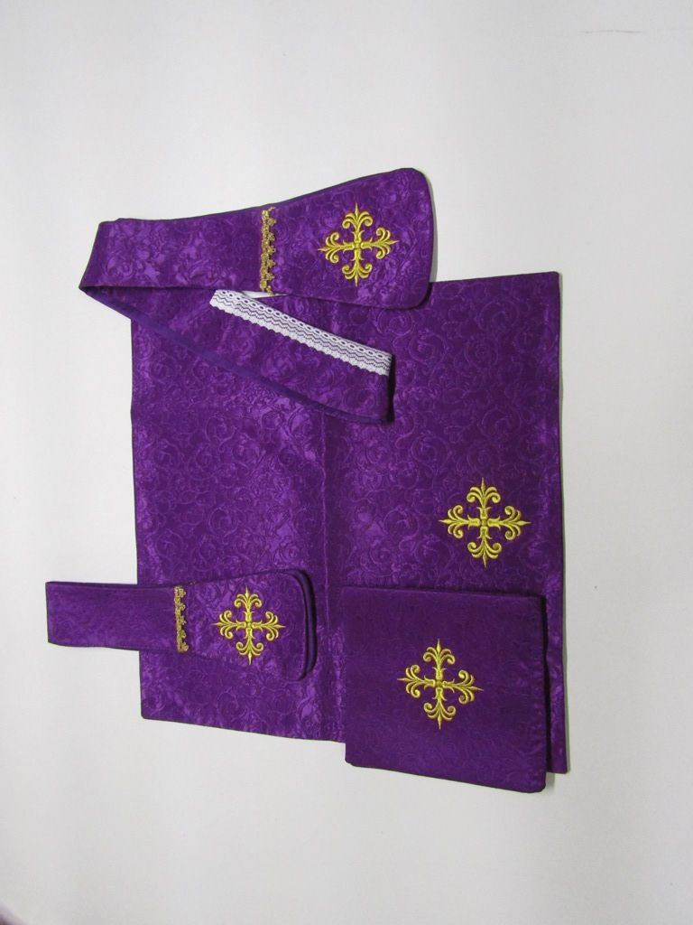 Ornat rzymski adamaszek - Jezus ukrzyżowany (15) - zdjęcie 3 - Ornat rzymski aksamit - Jezus ukrzyżowany (15)