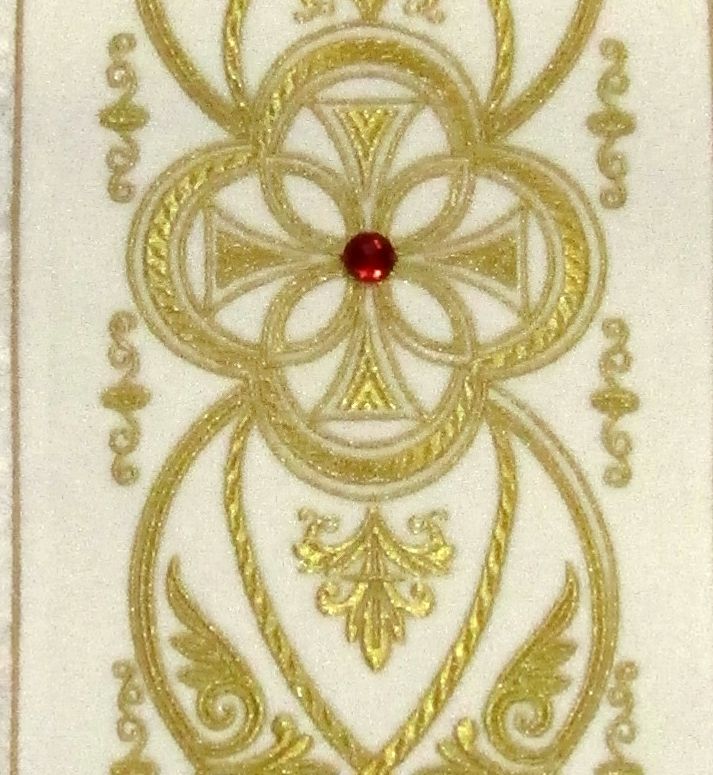 Ornat z rozetą kolor biały - pas aksamit (6) - zdjęcie 2 - Ornat z rozetą kolor biały - pas aksamit (6)