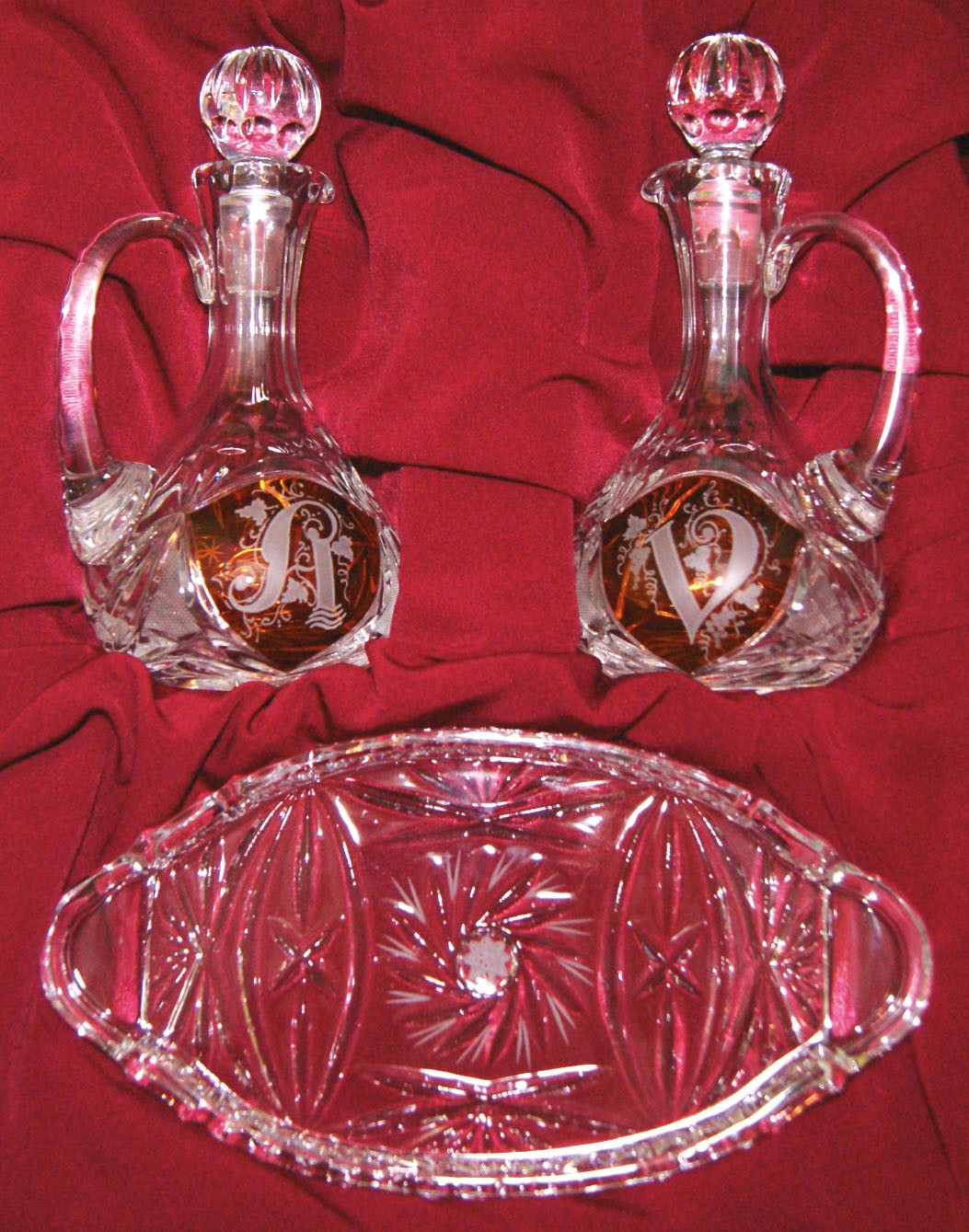 Komplet ampułek liturgicznych z tacką - zdjęcie 2 - Komplet ampułek liturgicznych z tacką