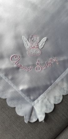 Szatka do chrztu, kwadrat, haft różowy - zdjęcie 2 - Szatka do chrztu, kwadrat, haft różowy