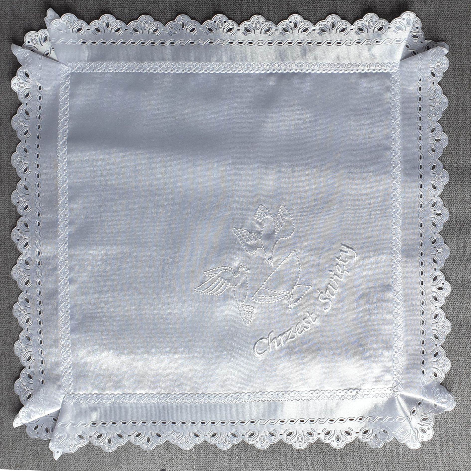 Szatka do Chrztu - kwadrat (białe gołębie)