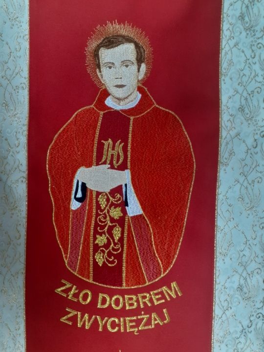 Ornat z wizerunkiem bł. ksiądz Jerzy Popiełuszko (2) - zdjęcie 2 - Ornat z wizerunkiem bł. ksiądz Jerzy Popiełuszko (2)