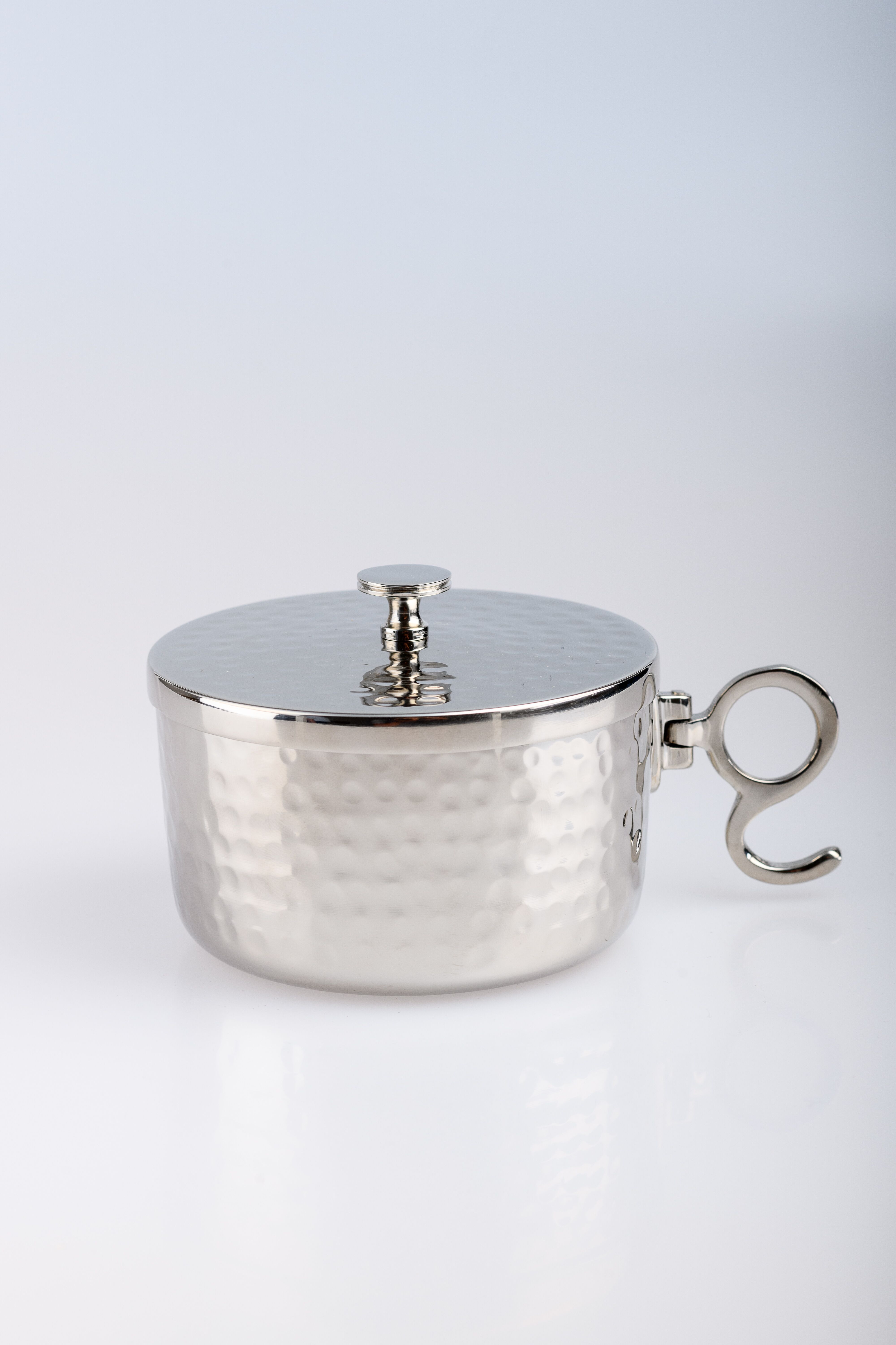 Puszka na komunikanty, posrebrzana z zamknięciem - 5,5 cm