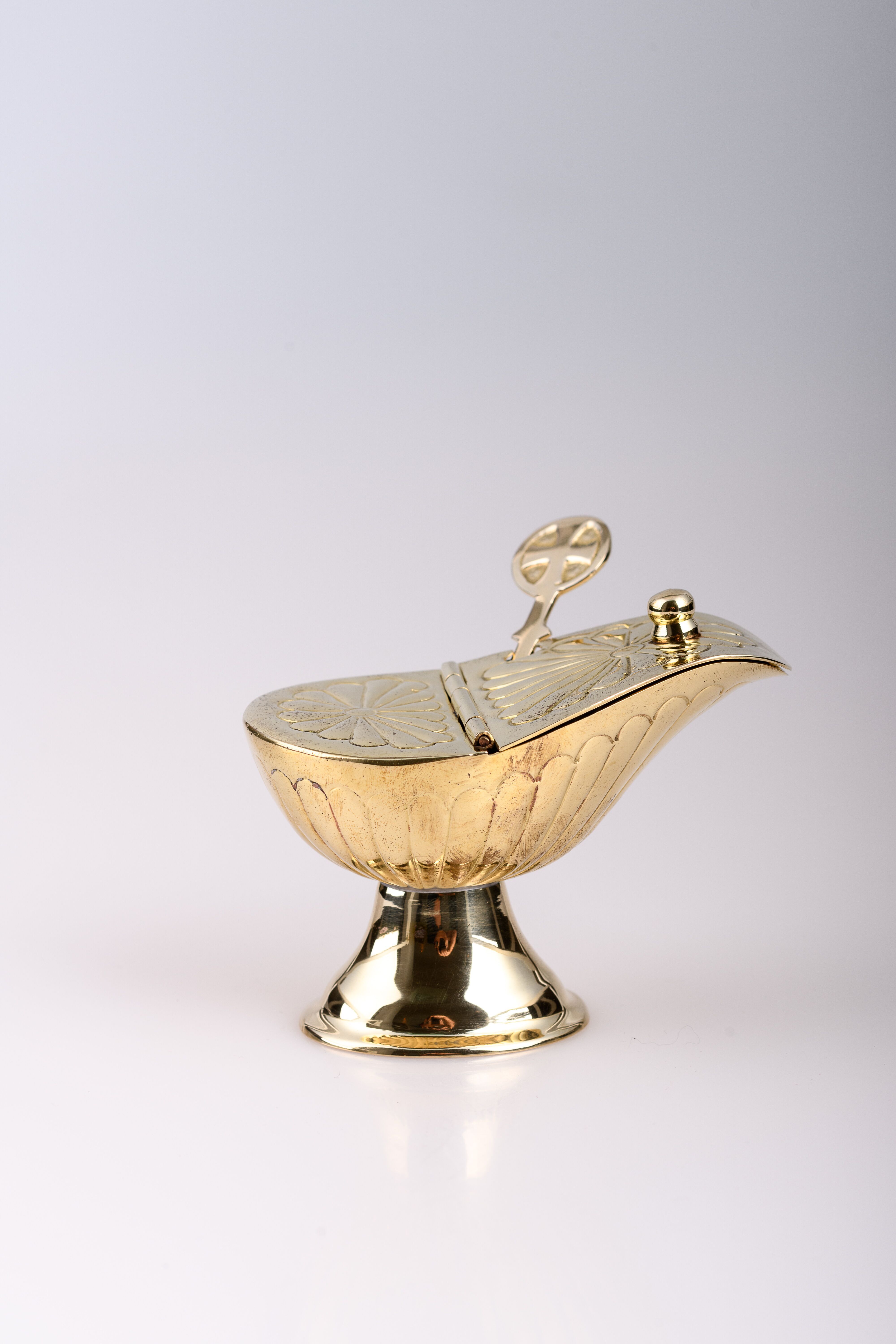 Łódka mosiężna + łyżeczka, kolor złoty - 8 cm