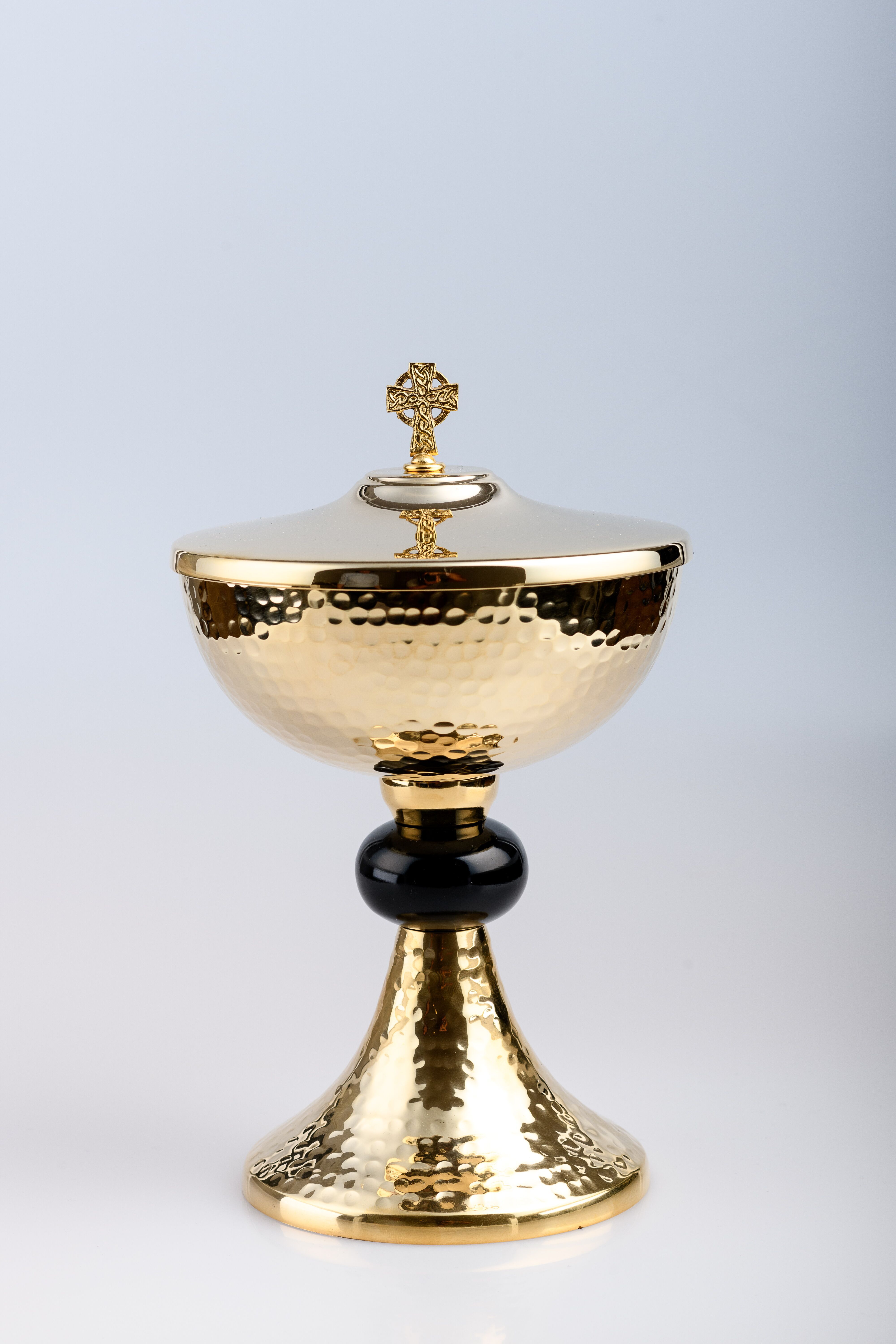 Puszka na komunikanty, mosiężna , pozłacana - 24 cm (61)