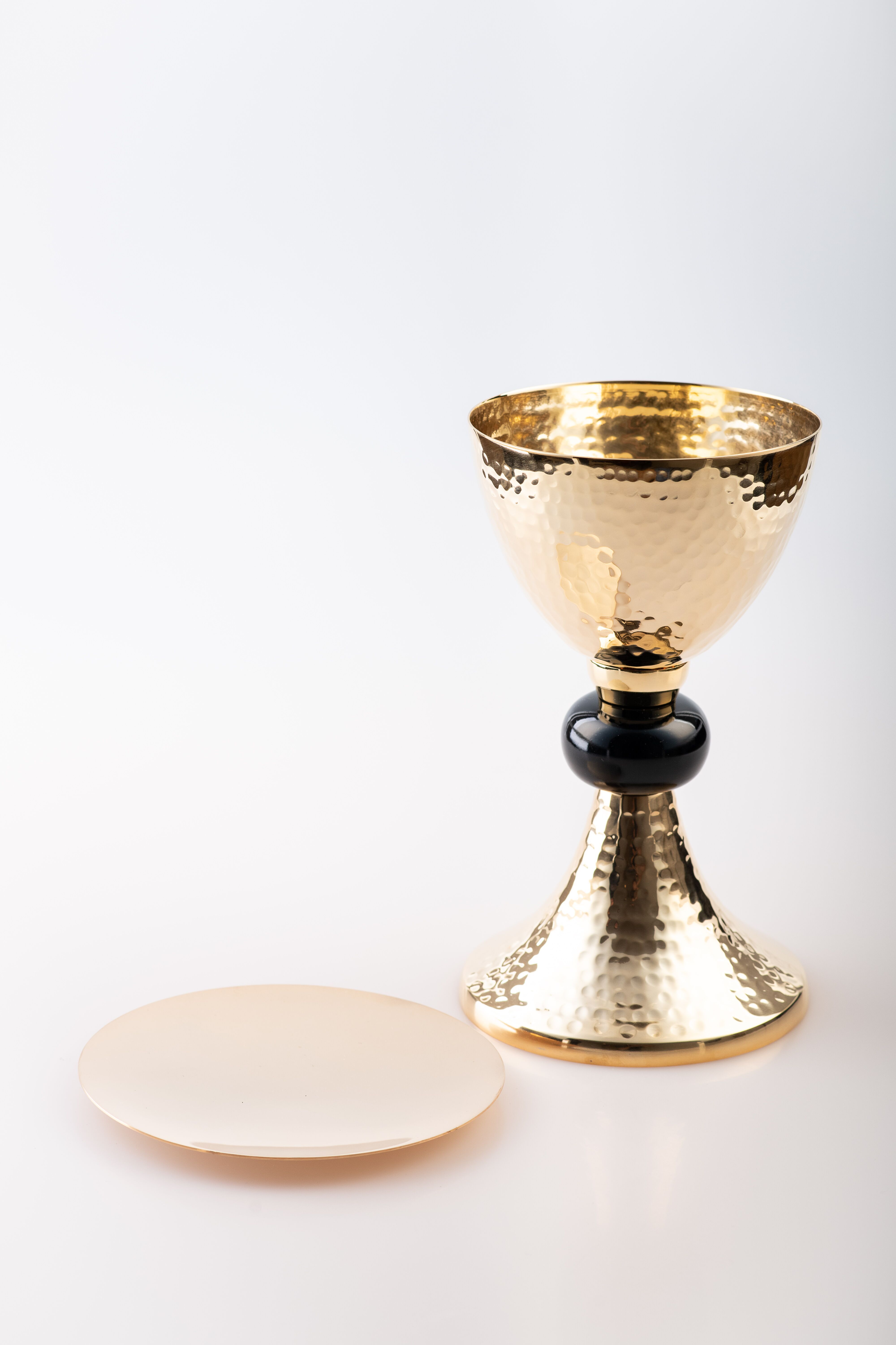 Kielich tłoczony, pozłacany + patena - 20 cm (60) - KIELICHY MSZALNE