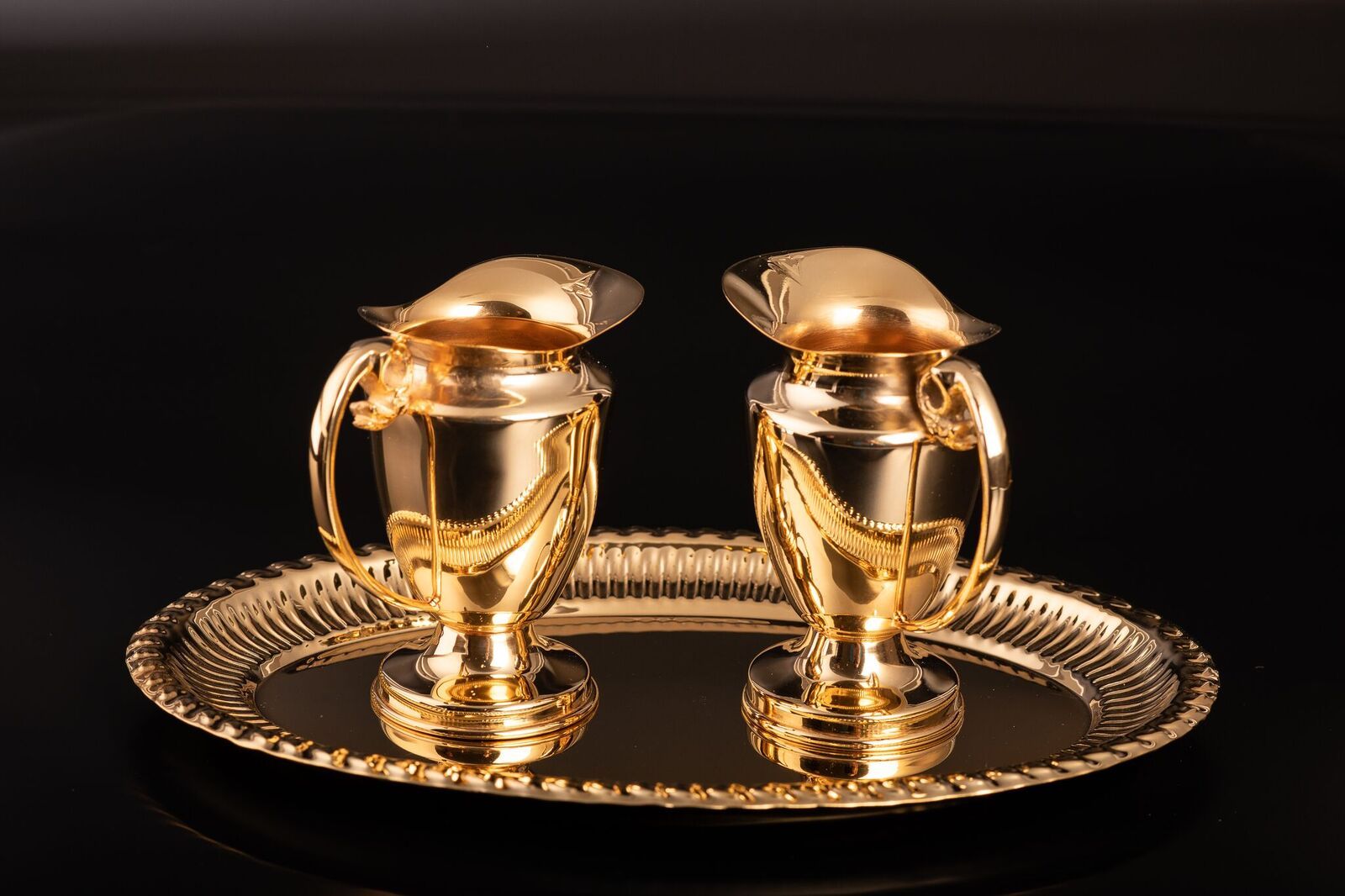 Zestaw dzbanków do wody i wina - mosiądz pozłacany - zdjęcie 4 - Zestaw dzbanków do wody i wina - mosiądz pozłacany