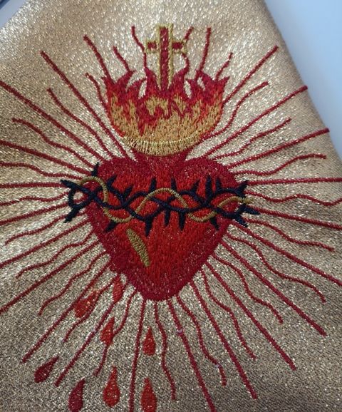 Sukienka na puszkę haftowana (5) - zdjęcie 2 - Sukienka na puszkę haftowana (5)