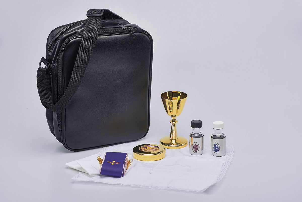 Komplet podróżny dla kapłana - walizka celebransa (5) - zdjęcie 2 - Komplet podróżny dla kapłana - walizka celebransa (5)