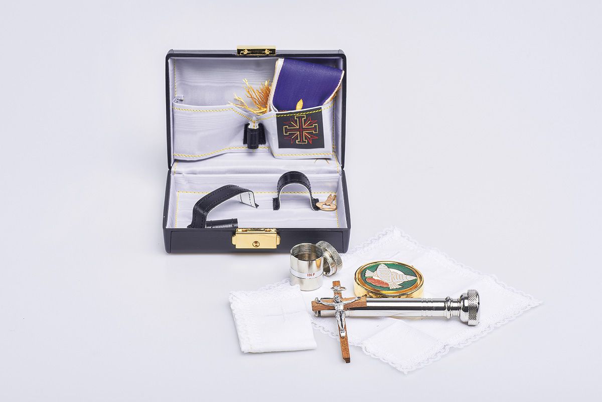 Bursa z wyposażeniem dla chorych (3) - zdjęcie 2 - Bursa do chorych