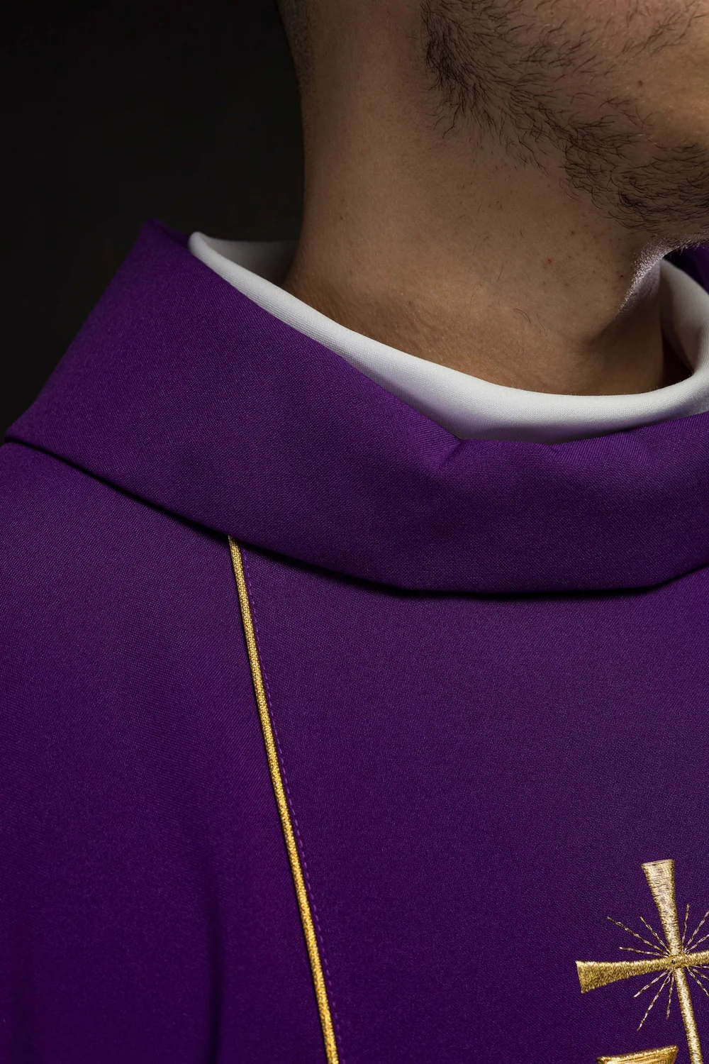 Ornat haftowany IHS - fioletowy (174H) - zdjęcie 4