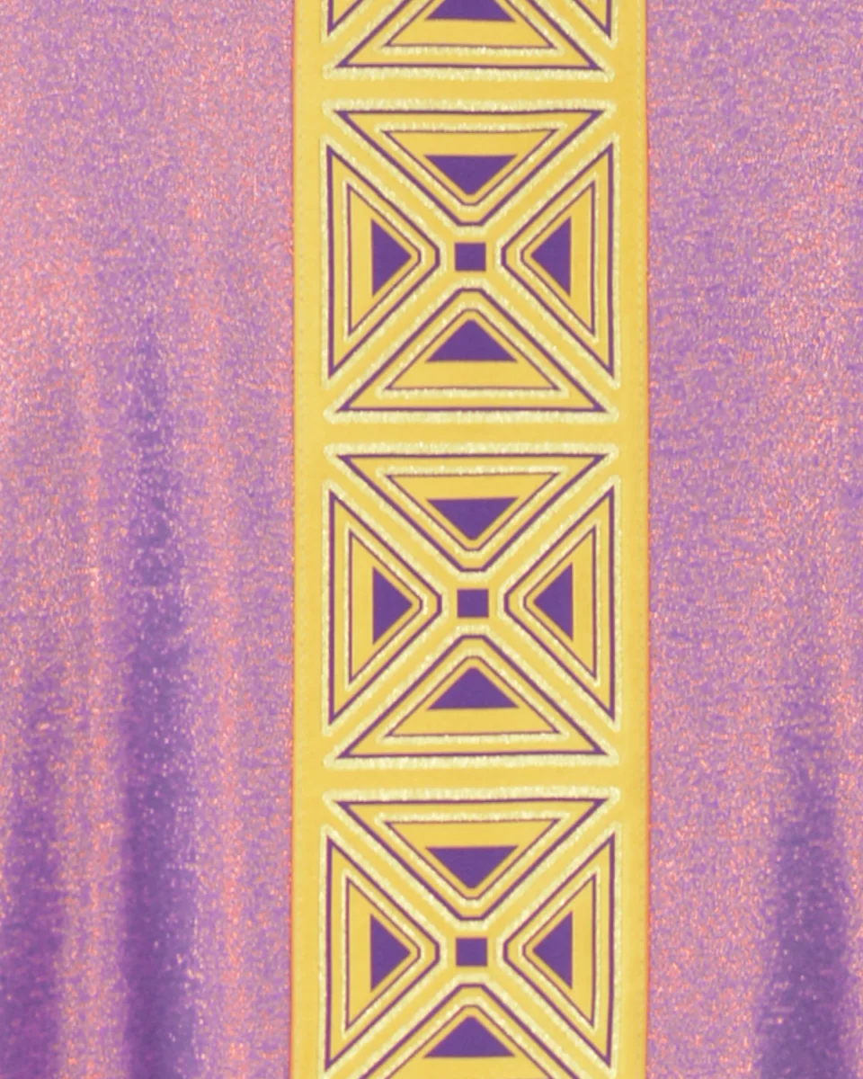 Ornat kapłański fioletowy, zdobiony efektownym tkanym pasem - zdjęcie 2