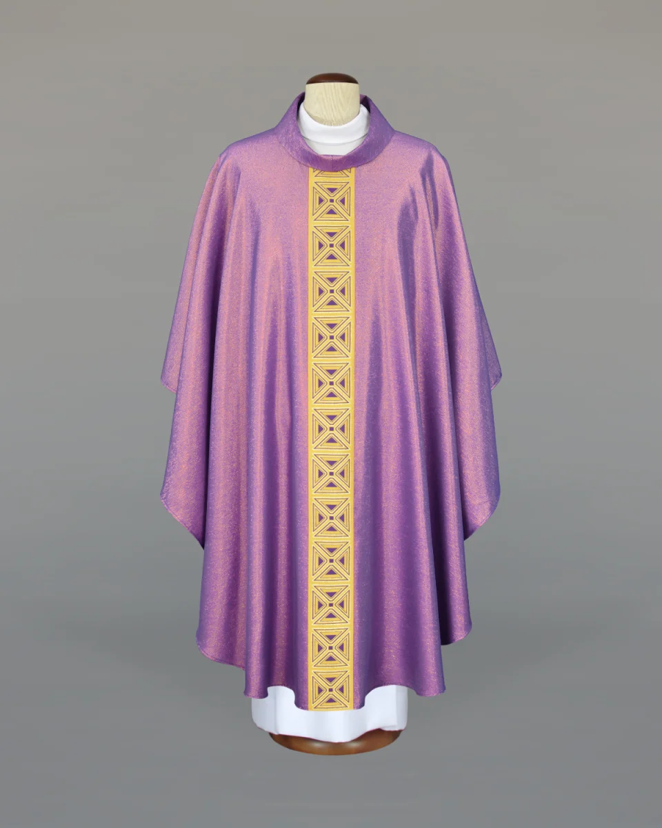 Ornat kapłański fioletowy, zdobiony efektownym tkanym pasem