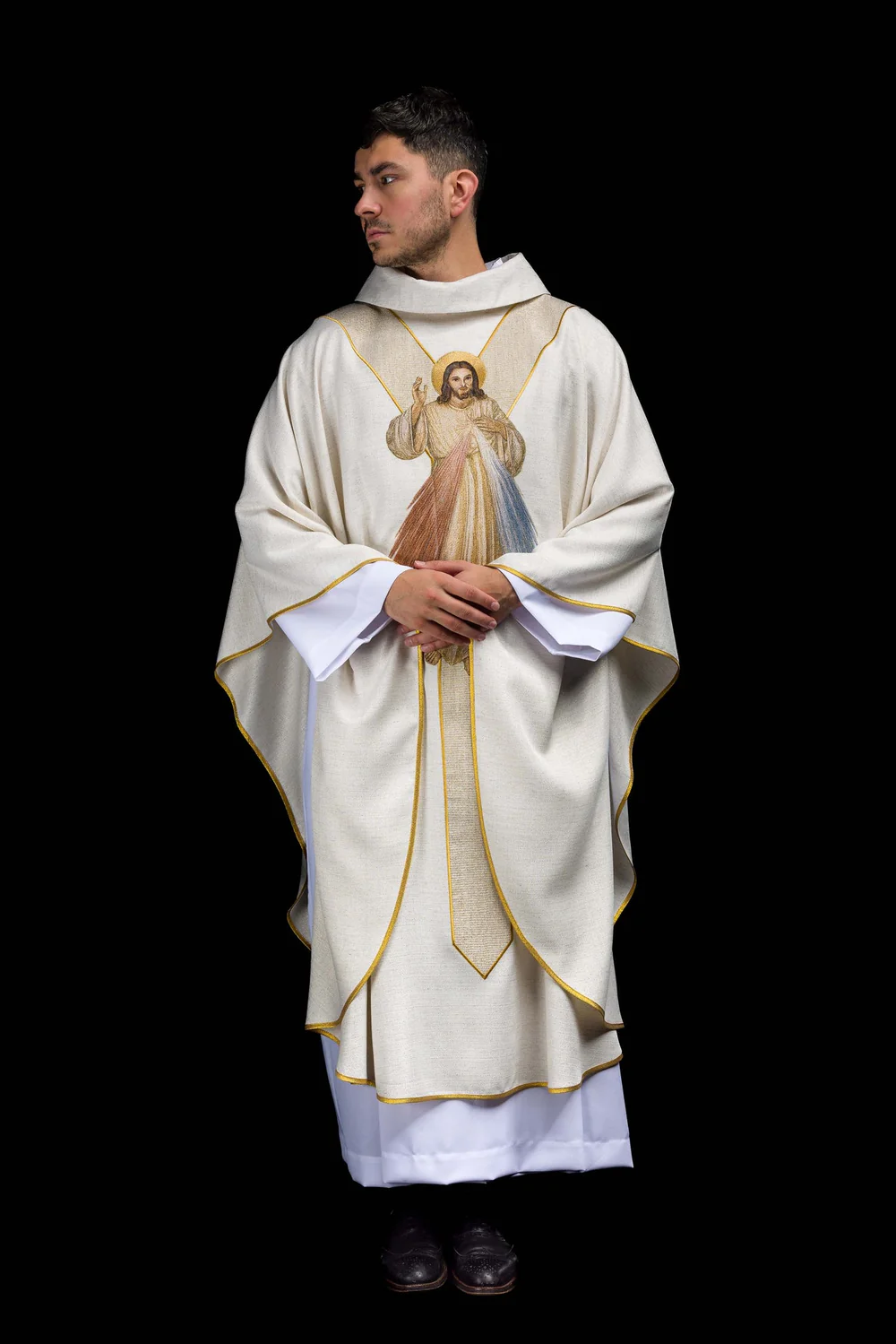 Ornat haftowany z wizerunkiem Jezusa Miłosiernego - ecru - zdjęcie 6