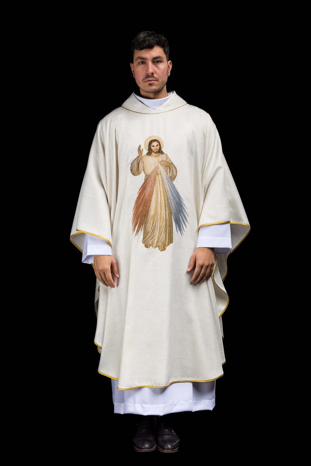 Ornat haftowany z wizerunkiem Jezusa Miłosiernego -  ecru