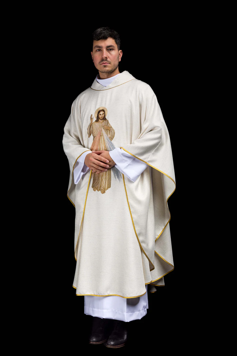 Ornat haftowany z wizerunkiem Jezusa Miłosiernego -  ecru - zdjęcie 2