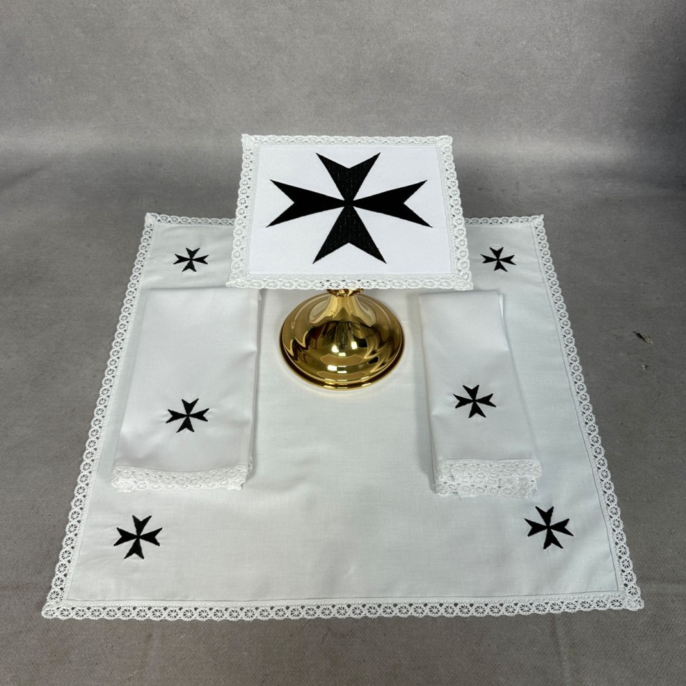 Bielizna kielichowa krzyż Maltański - haft czarny lub czerwony - zdjęcie 3