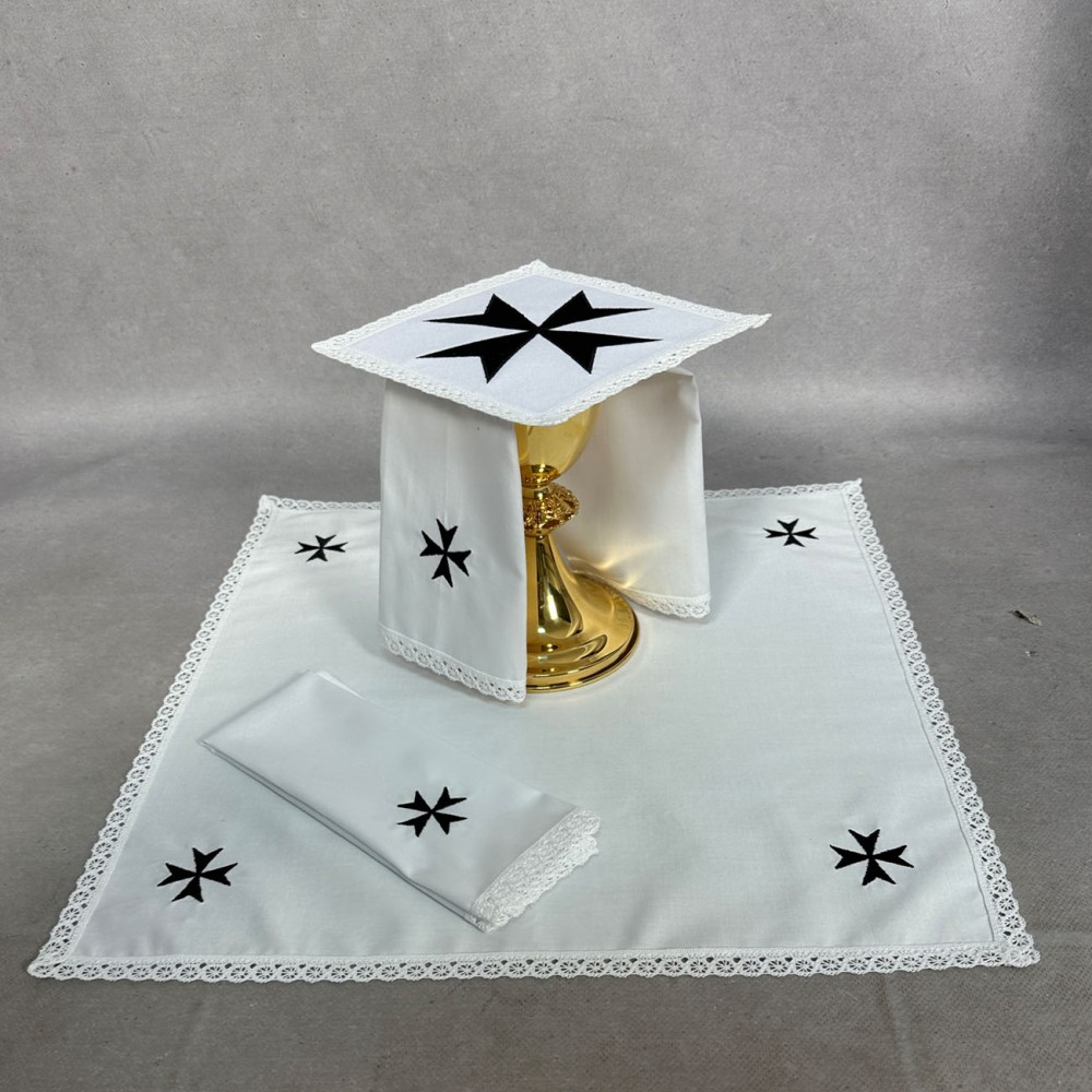 Bielizna kielichowa krzyż Maltański - haft czarny lub czerwony - zdjęcie 2