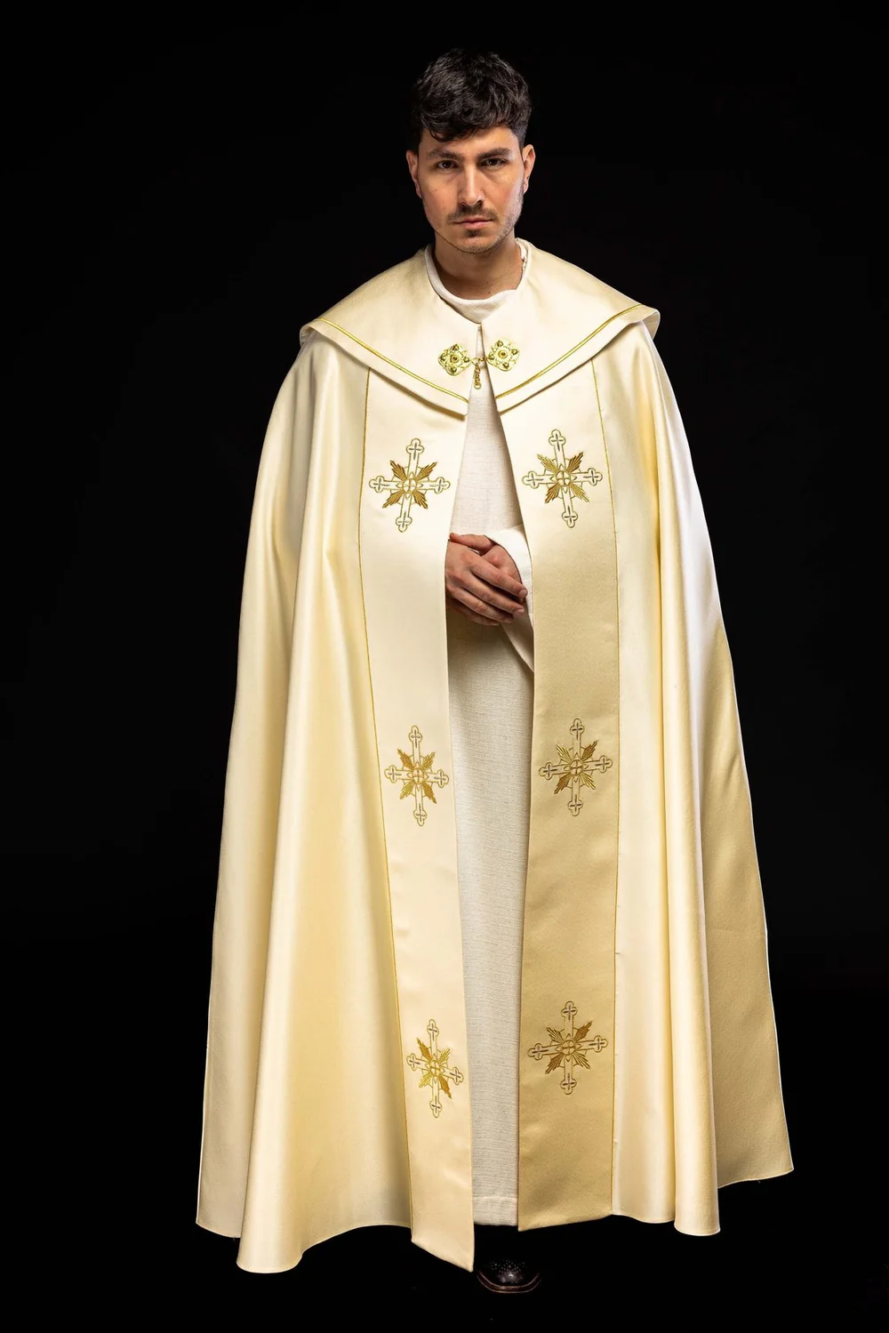 Kapa liturgiczna haftowana IHS - ecru (36)