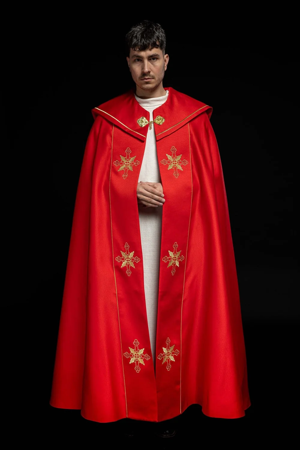 Kapa liturgiczna haftowana IHS - czerwona (38)