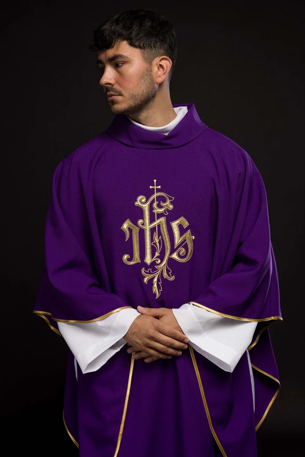 Ornat haftowany IHS - kolory liturgiczne (41) - Ornaty haftowane